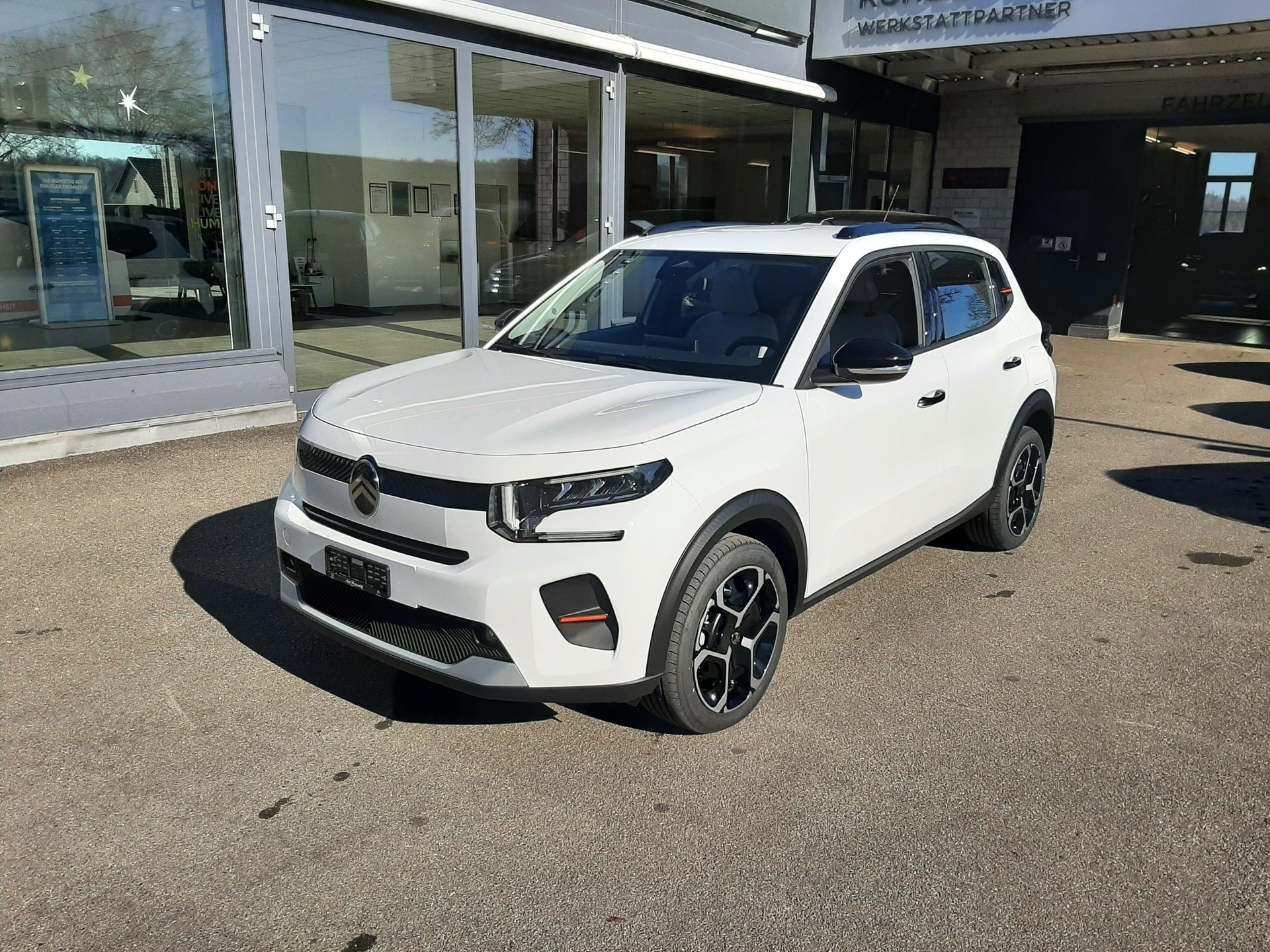 CITROEN C3 1.2 Hybrid Plus-image-1