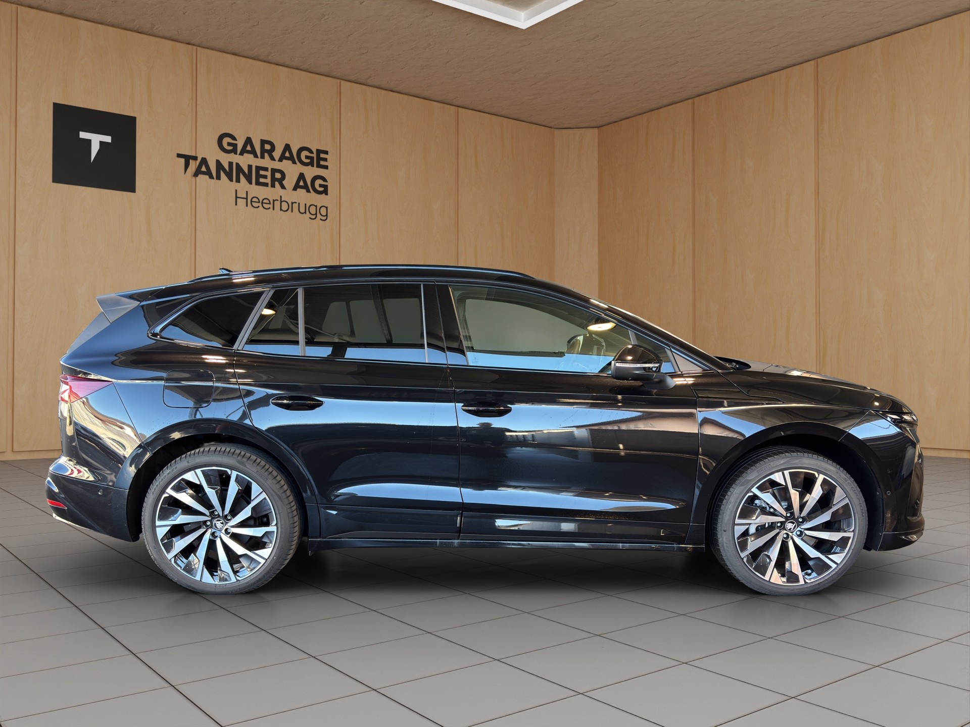 SKODA Enyaq 85x Sportline 4x4-showroom-element-3