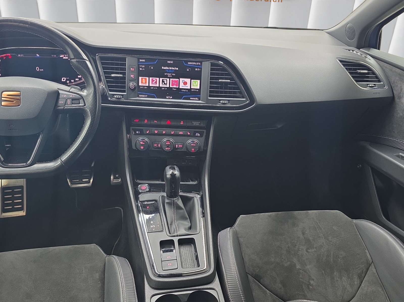 SEAT Leon ST 2.0 TSI 300 Cupra 4Drive DSG-image-9