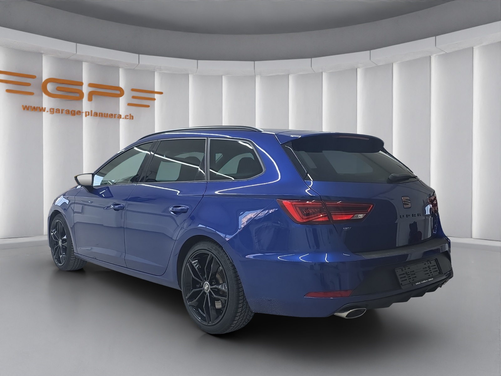SEAT Leon ST 2.0 TSI 300 Cupra 4Drive DSG-image-4
