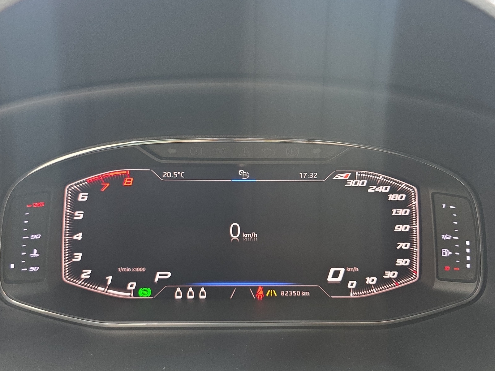 SEAT Leon ST 2.0 TSI 300 Cupra 4Drive DSG-image-6
