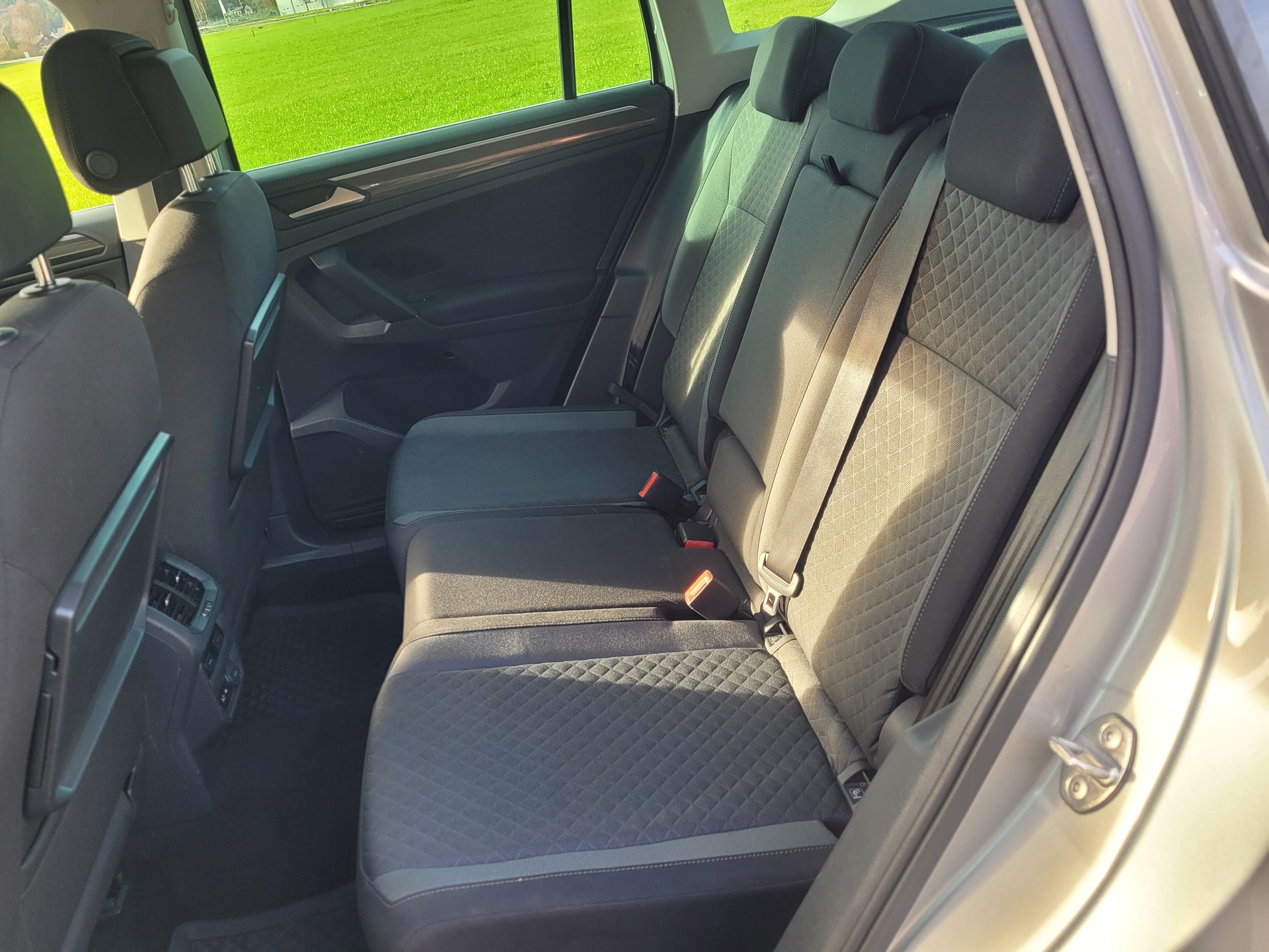 VW Tiguan 2.0 TDI SCR Comfortline 4Motion DSG-image-15
