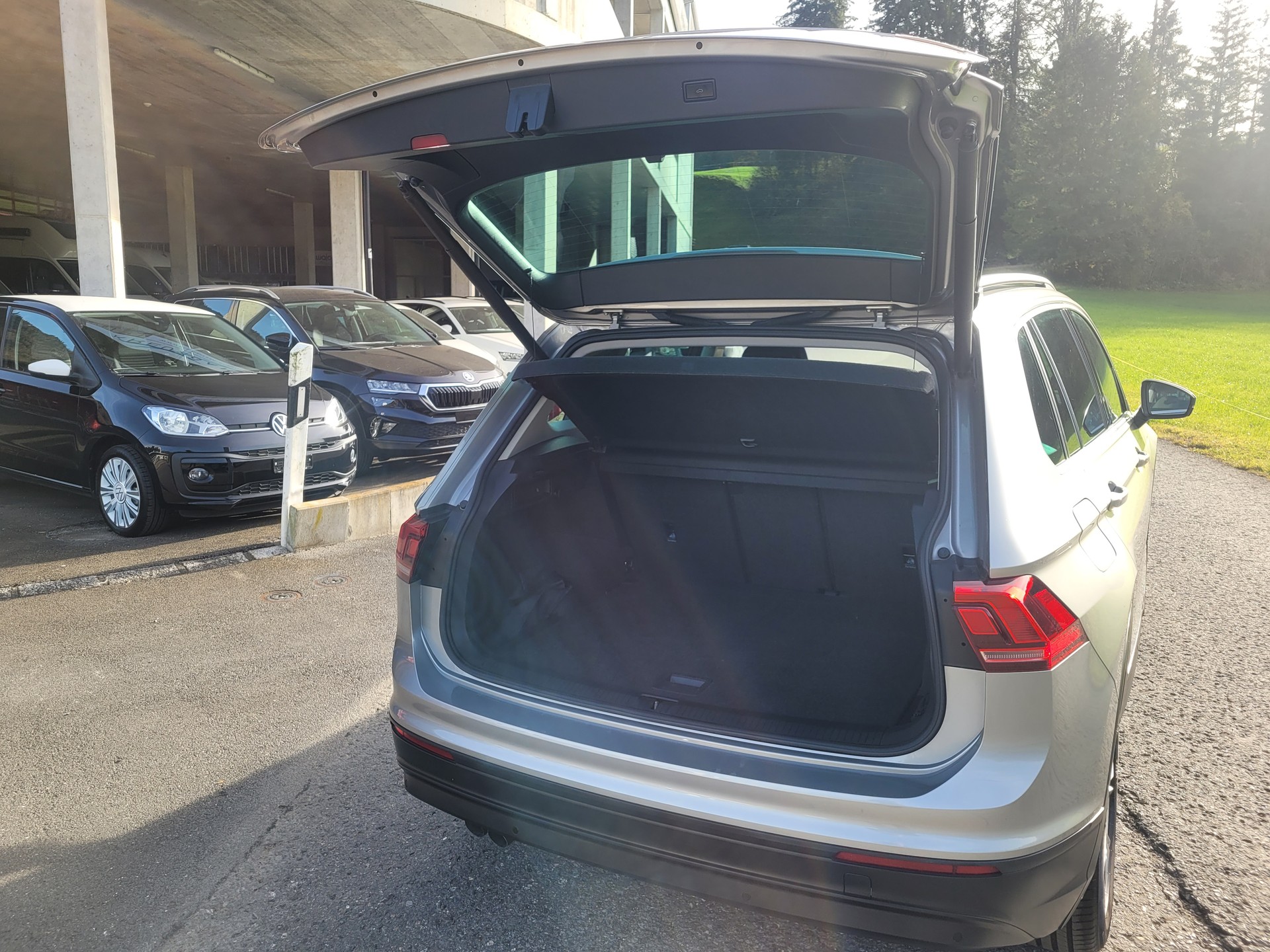VW Tiguan 2.0 TDI SCR Comfortline 4Motion DSG-image-6