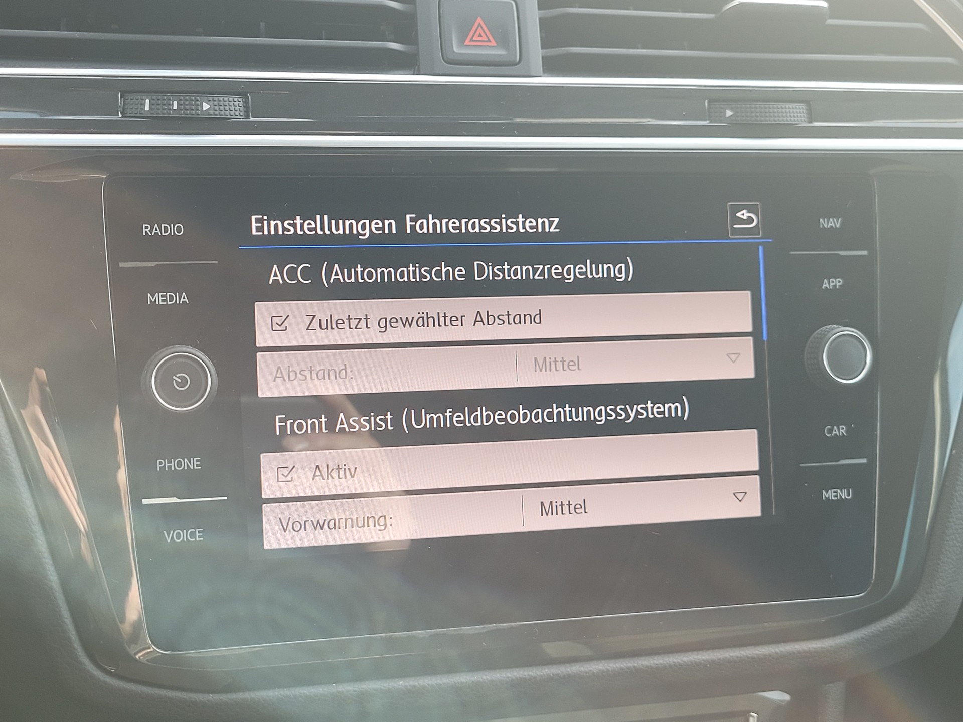 VW Tiguan 2.0 TDI SCR Comfortline 4Motion DSG-image-12
