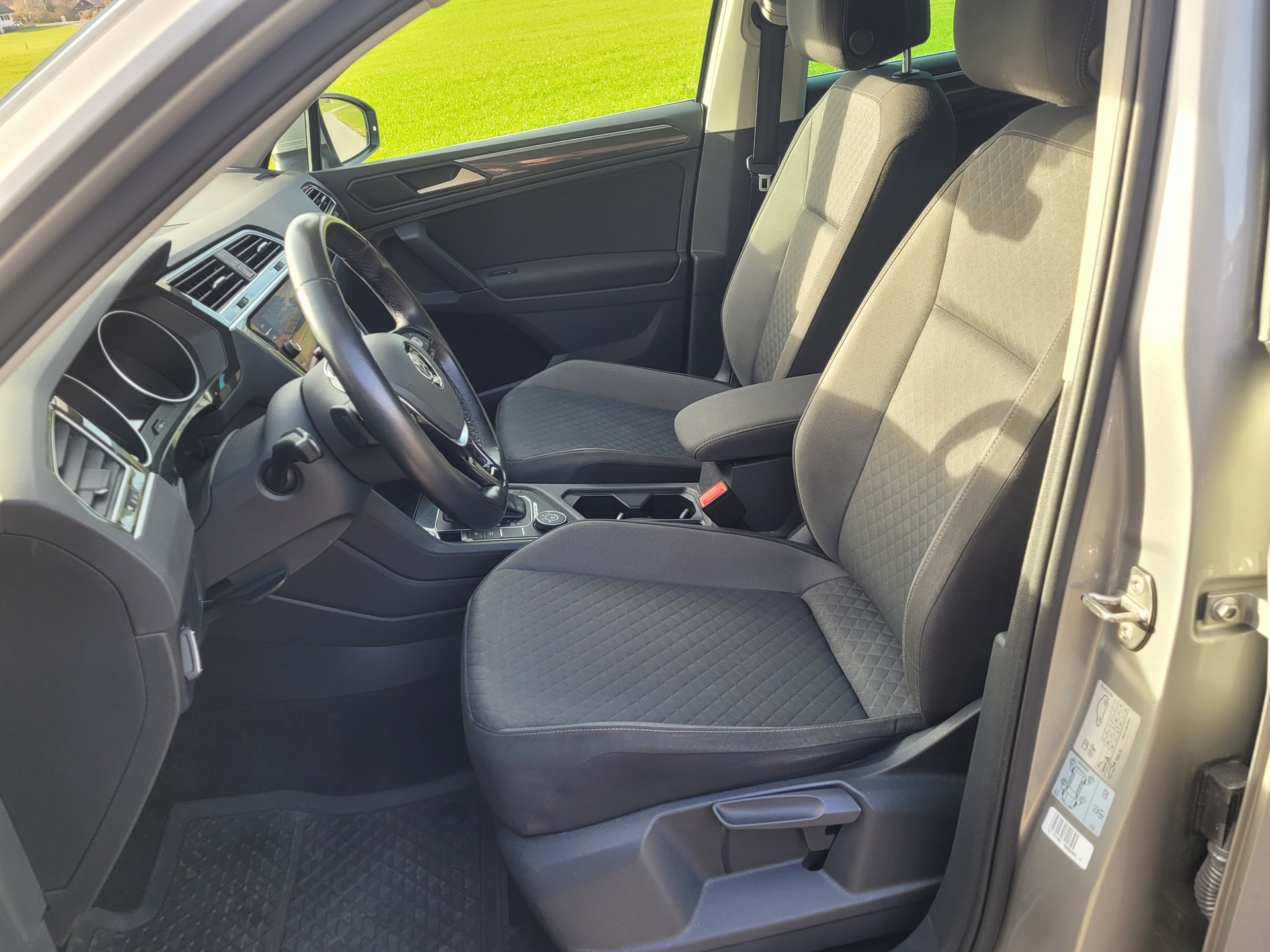 VW Tiguan 2.0 TDI SCR Comfortline 4Motion DSG-image-8