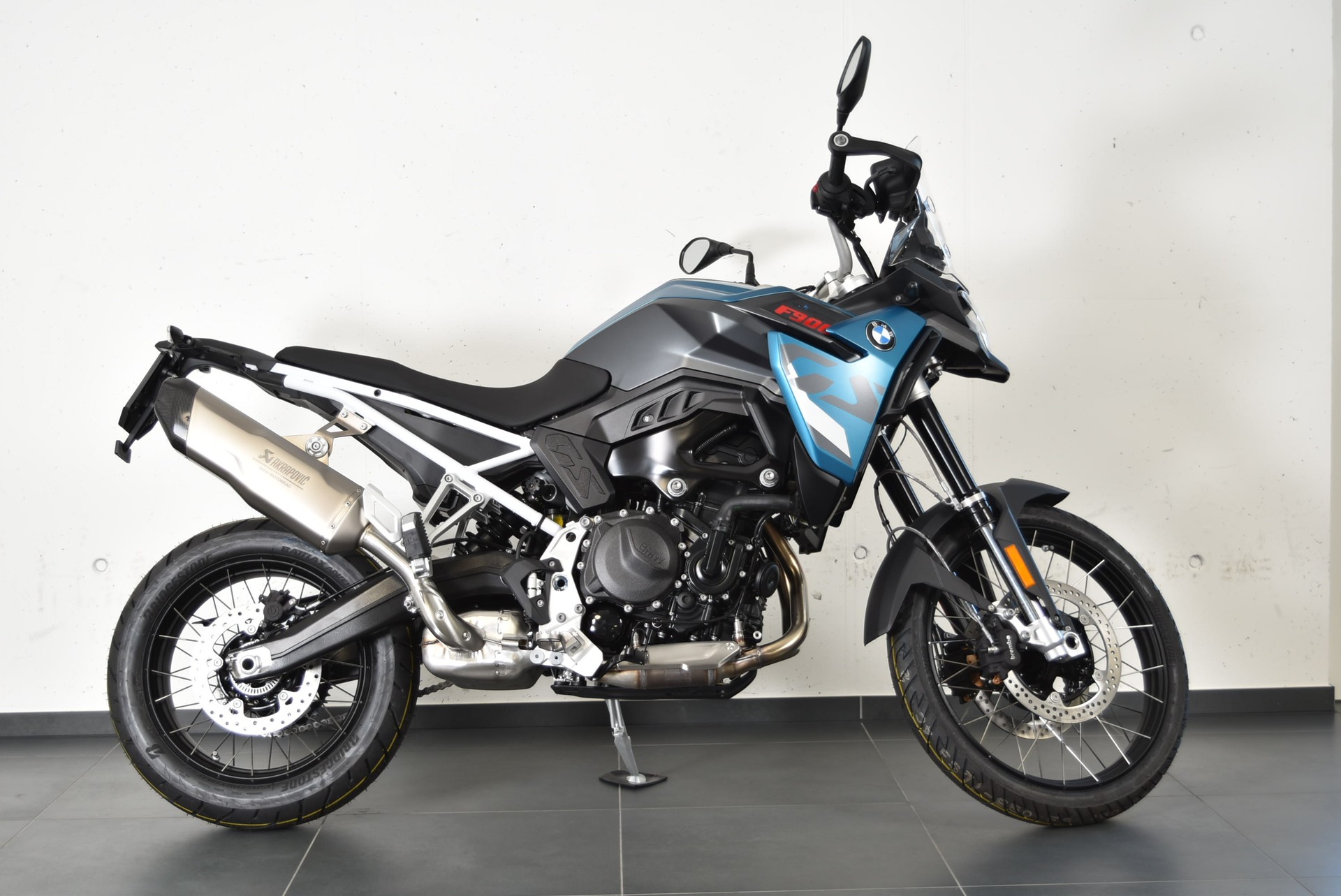 BMW F 900 GS-image-3