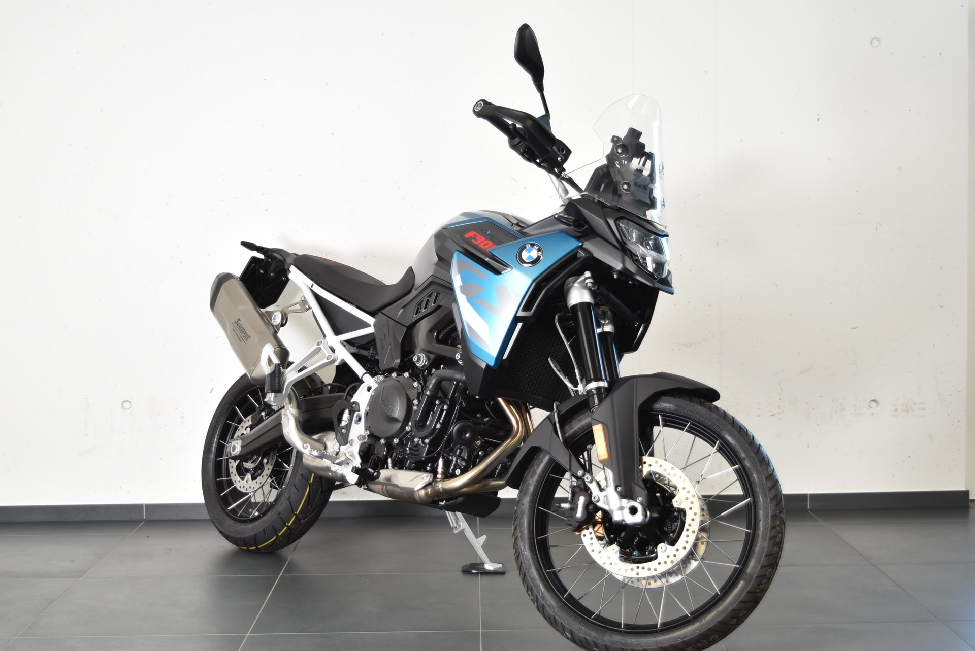 BMW F 900 GS-image-2