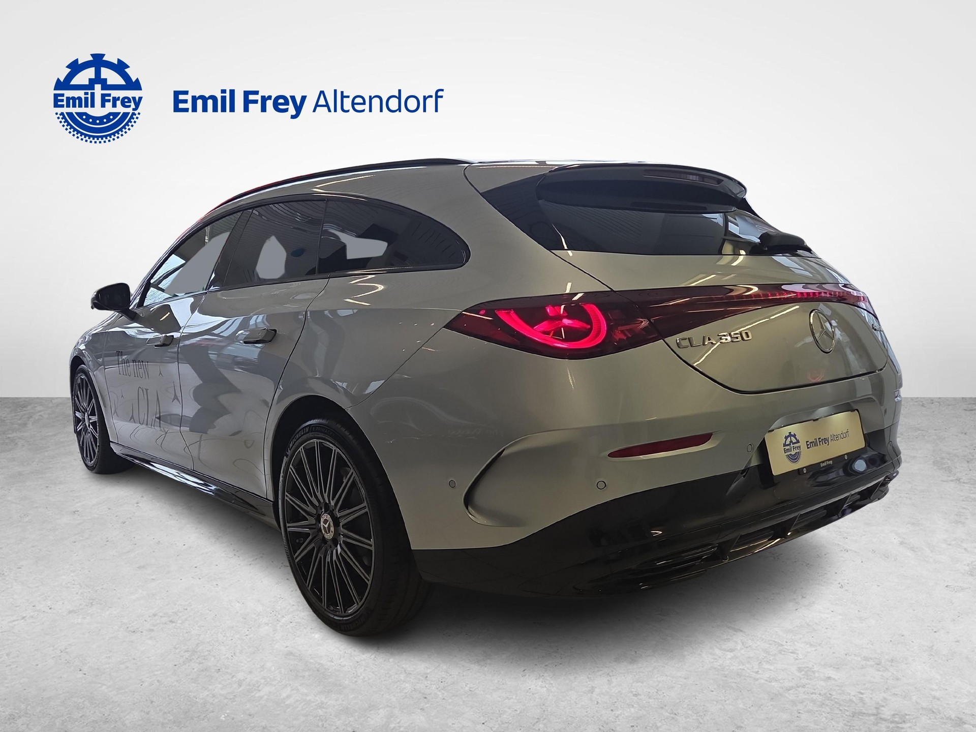MERCEDES-BENZ CLA 350 4MATIC Shooting Brake EQ Technology-showroom-element-2
