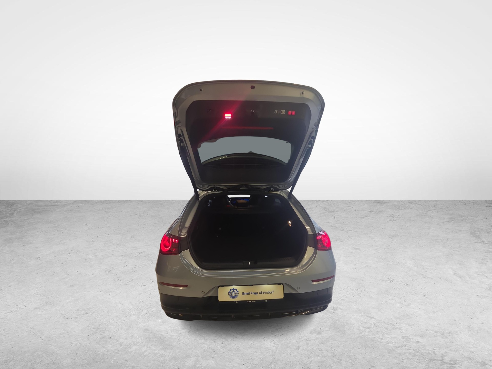 MERCEDES-BENZ CLA 350 4MATIC Shooting Brake EQ Technology-image-9