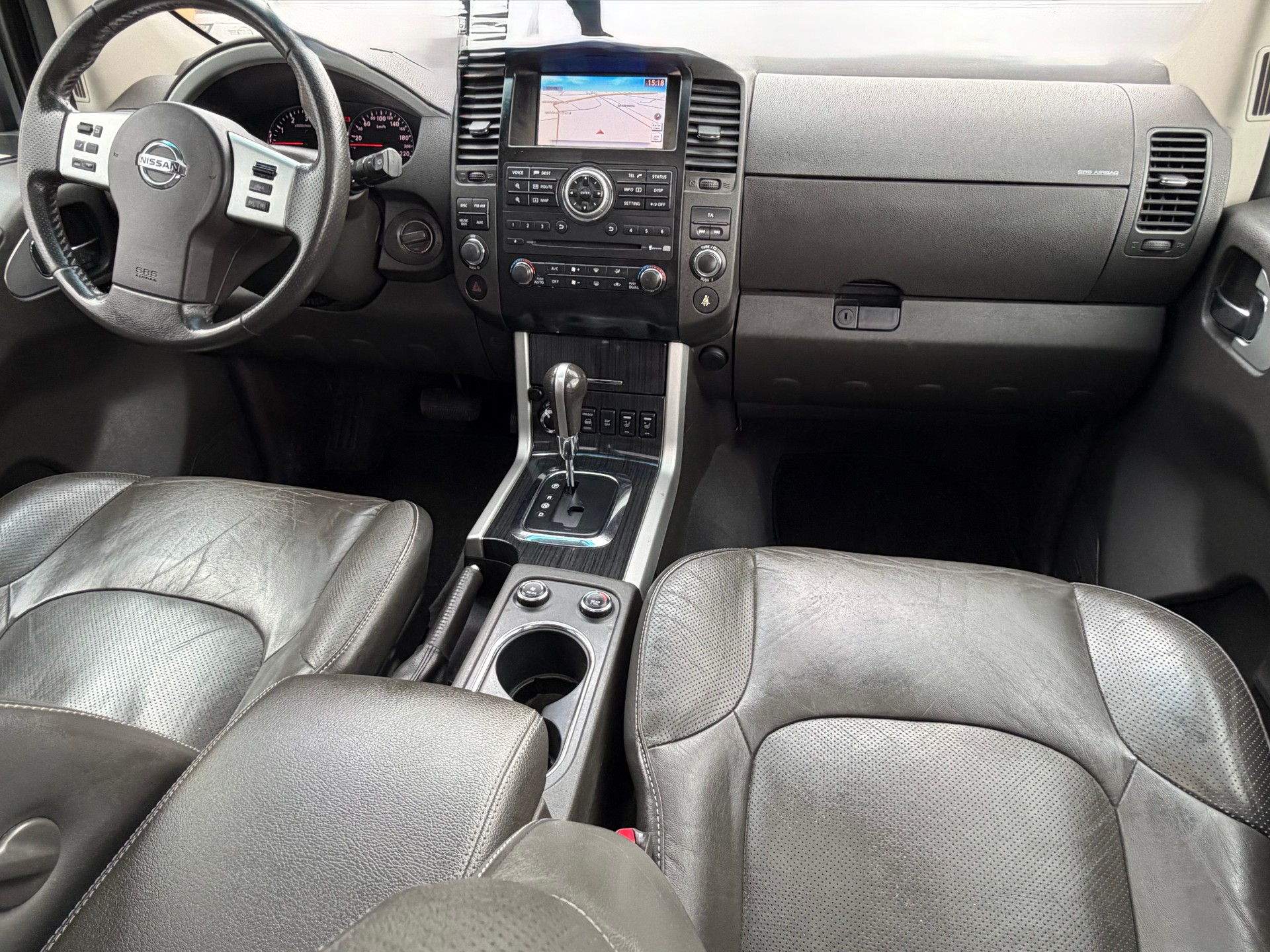 NISSAN Pathfinder 3.0 dCi LE Automatic-image-11