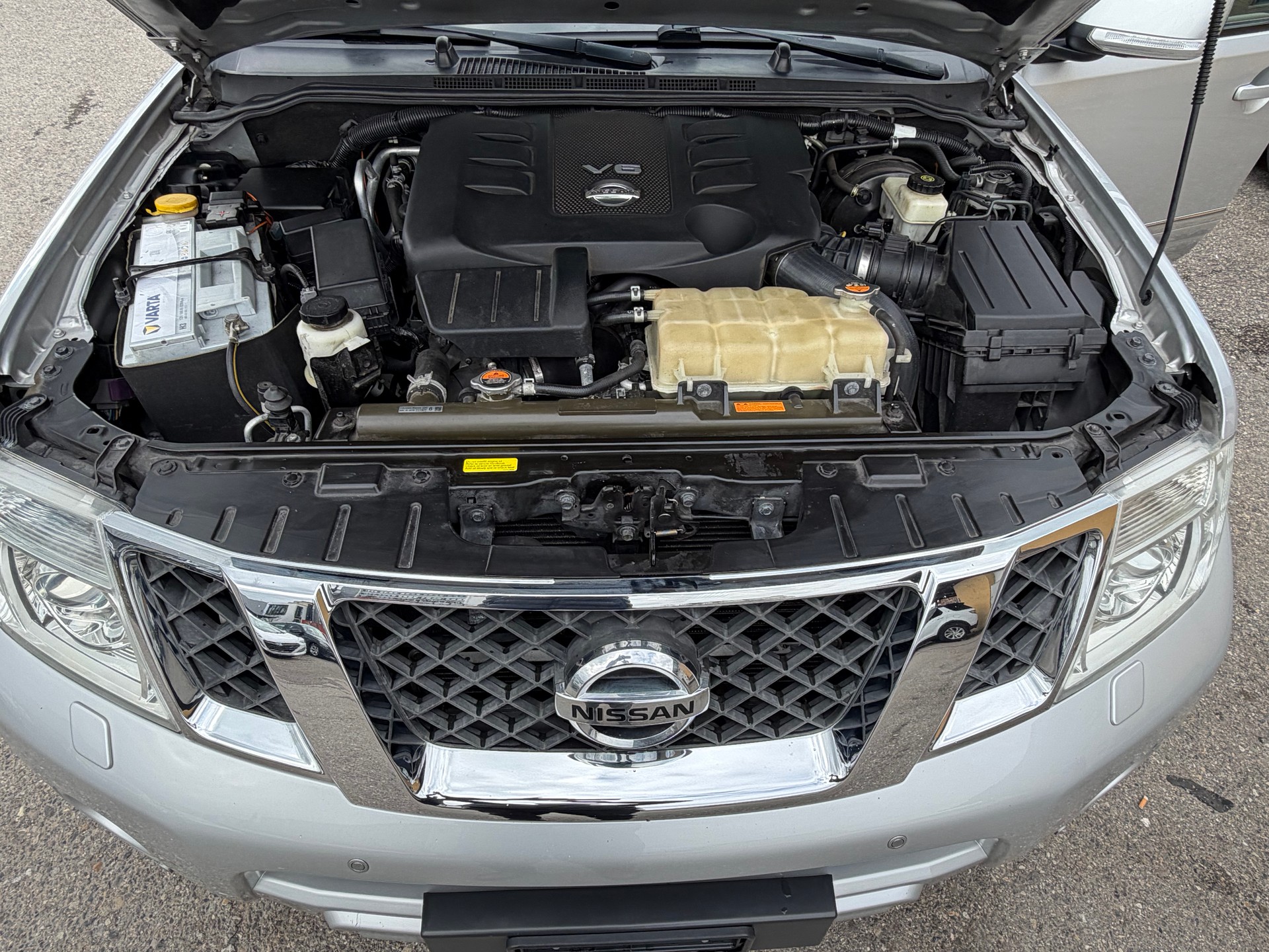 NISSAN Pathfinder 3.0 dCi LE Automatic-image-17