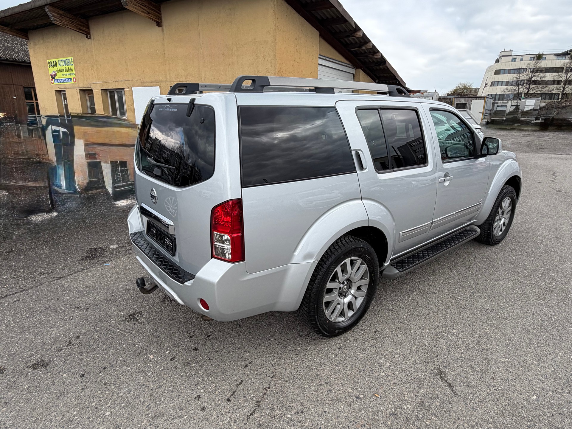 NISSAN Pathfinder 3.0 dCi LE Automatic-image-3