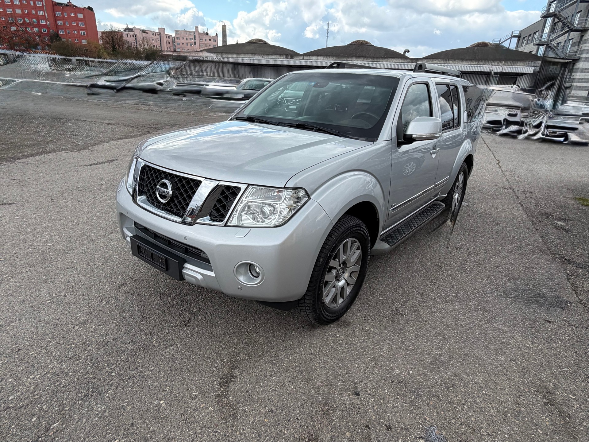 NISSAN Pathfinder 3.0 dCi LE Automatic-image-0