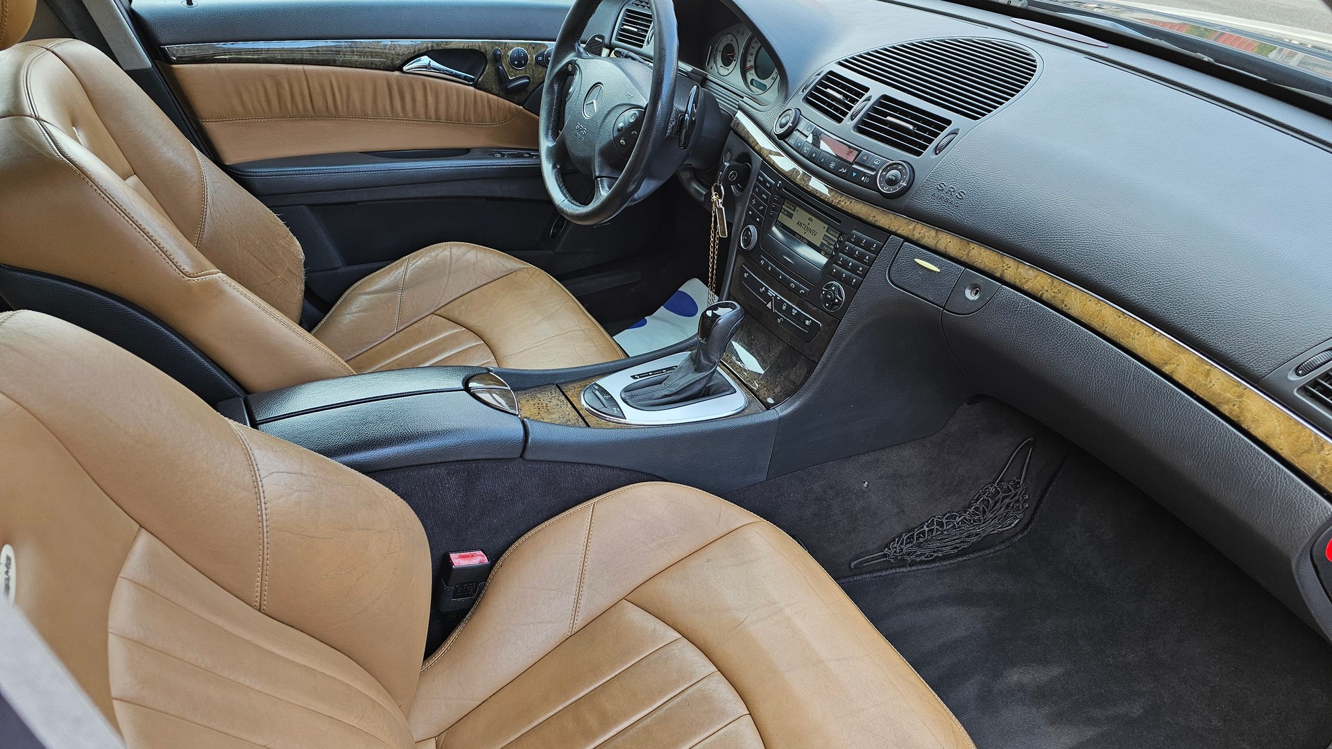 MERCEDES-BENZ E 55 AMG Avantgarde Automatic-image-11