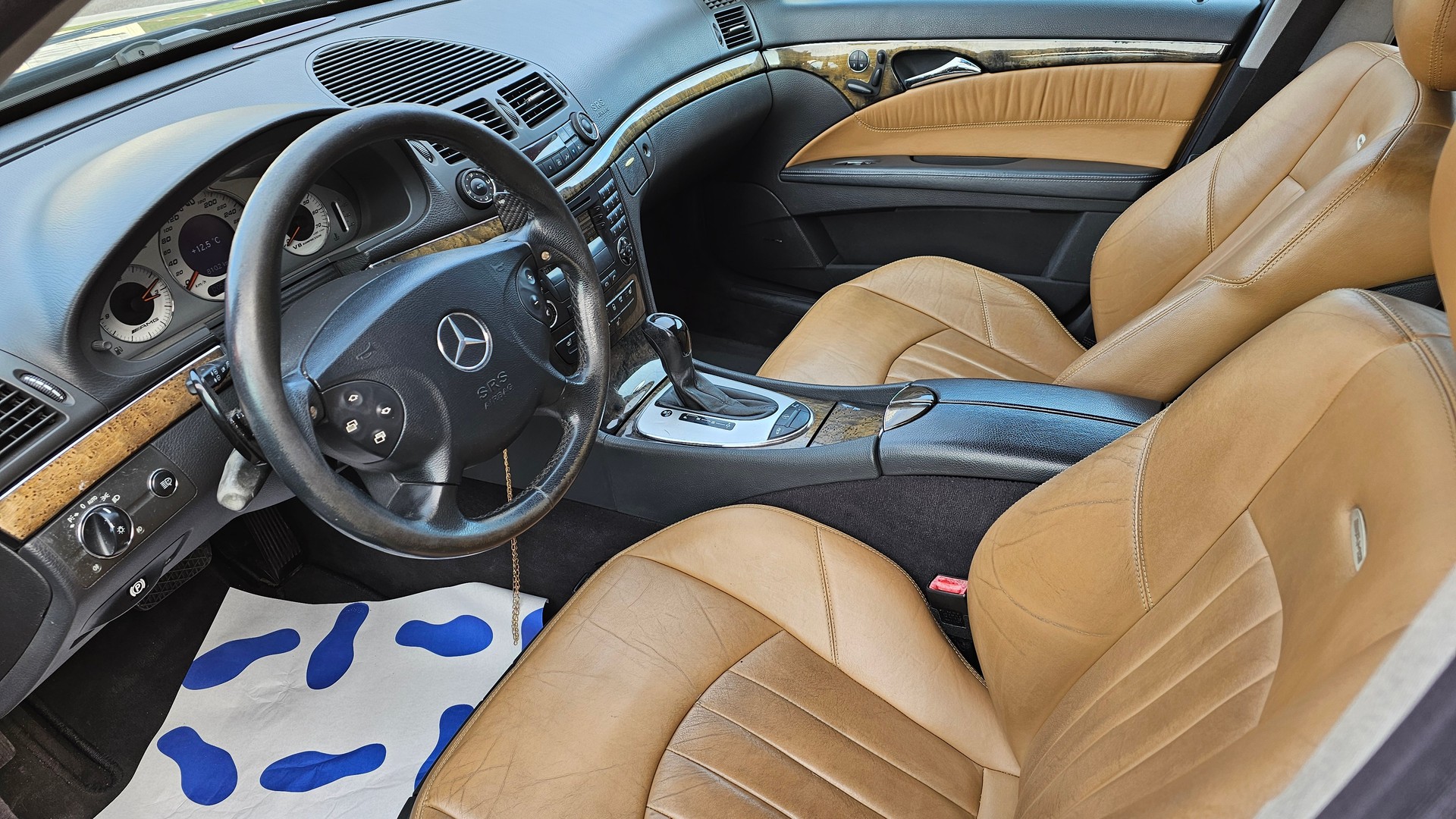 MERCEDES-BENZ E 55 AMG Avantgarde Automatic-image-9