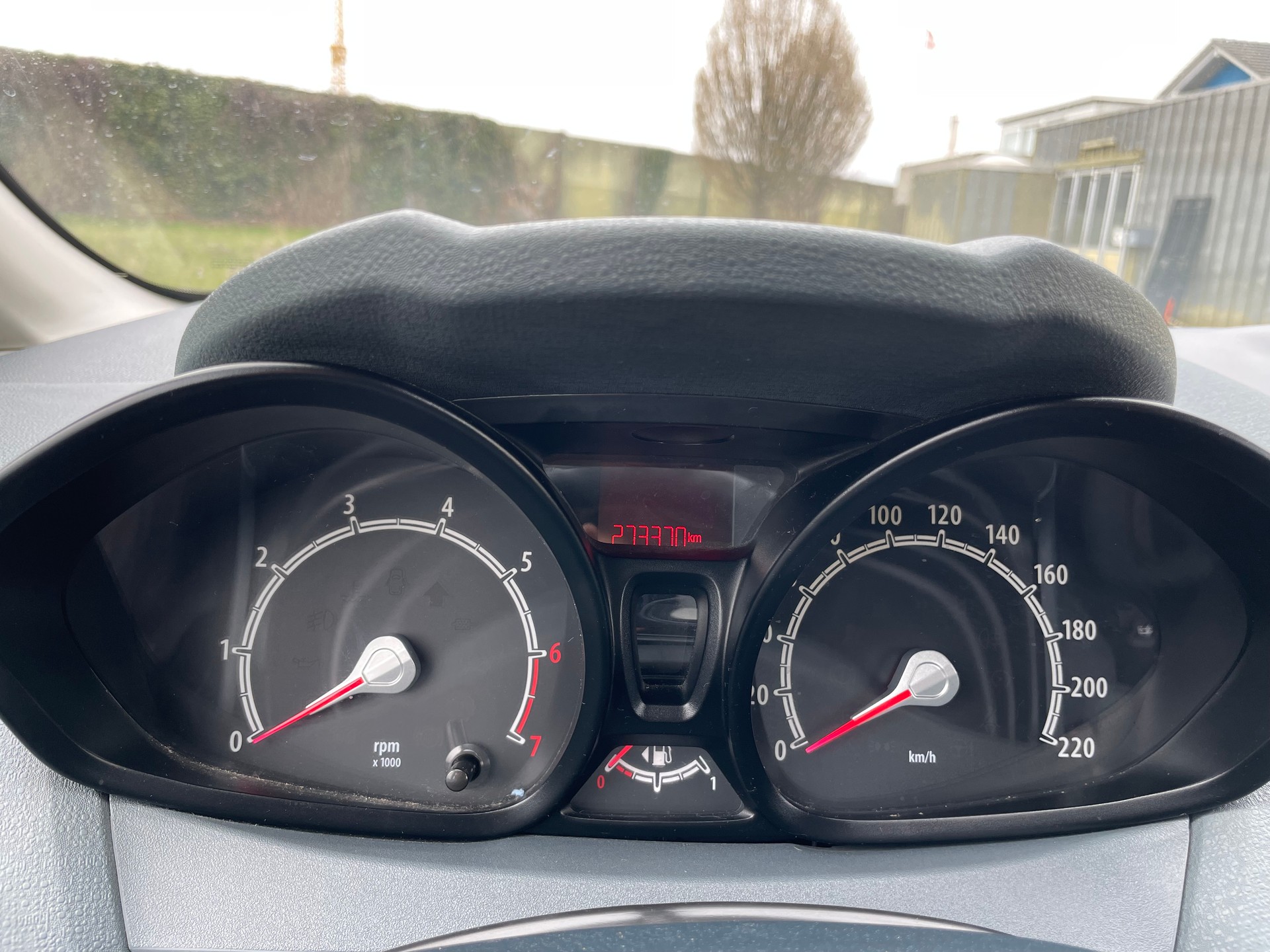 FORD Fiesta 1.6 16V Titanium-image-11