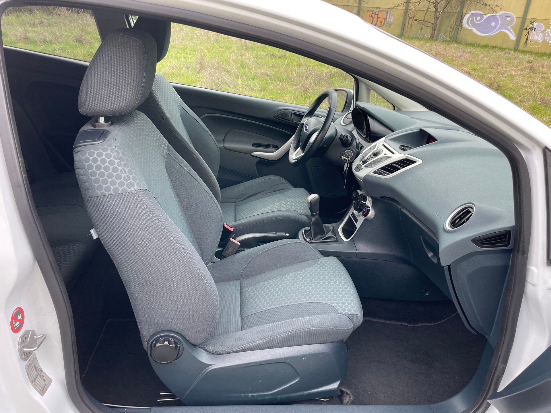 FORD Fiesta 1.6 16V Titanium-image-7