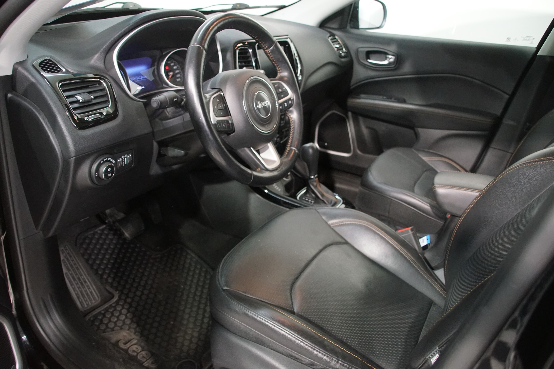 JEEP Compass 1.4 Turbo Limited AWD 9ATX-image-8