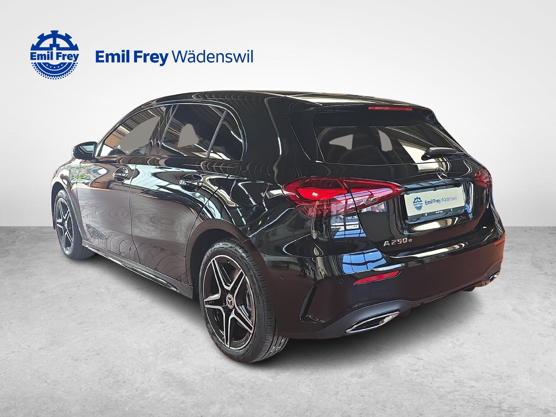 MERCEDES-BENZ A 250 e EQ Star AMG Line-showroom-element-2
