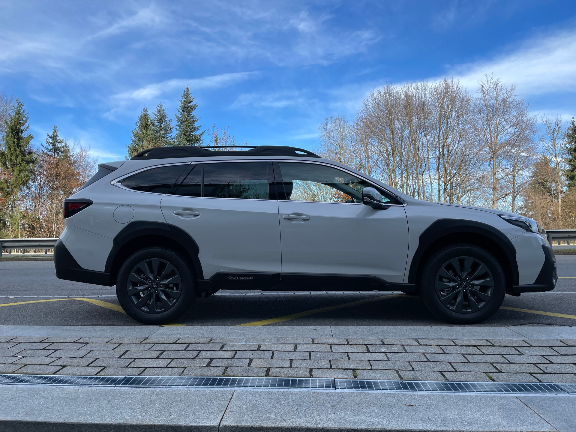 SUBARU Outback 2.5i Limited AWD-showroom-element-3