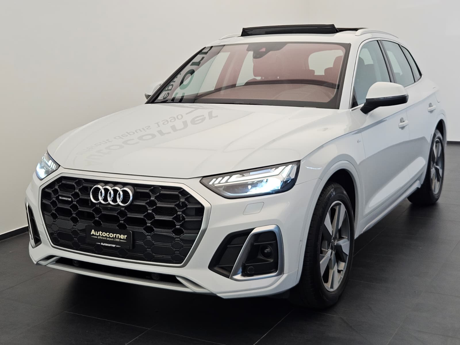 AUDI Q5 50 TFSI e PHEV S line quattro S-tronic-showroom-element-2