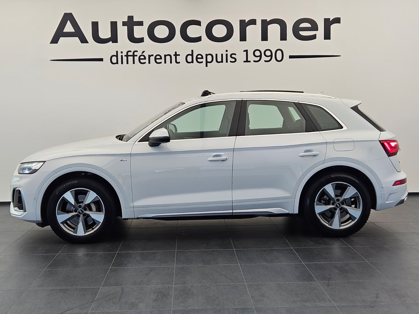 AUDI Q5 50 TFSI e PHEV S line quattro S-tronic-showroom-element-1