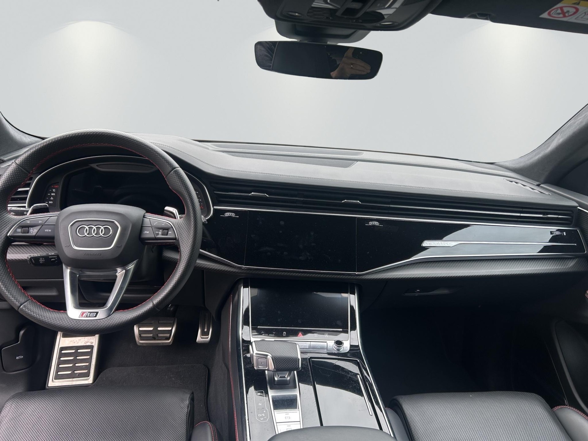AUDI RS Q8 4.0 V8 TFSI quattro T-Tronic-image-12