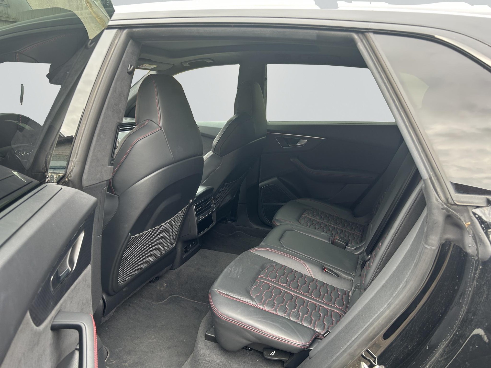 AUDI RS Q8 4.0 V8 TFSI quattro T-Tronic-image-11