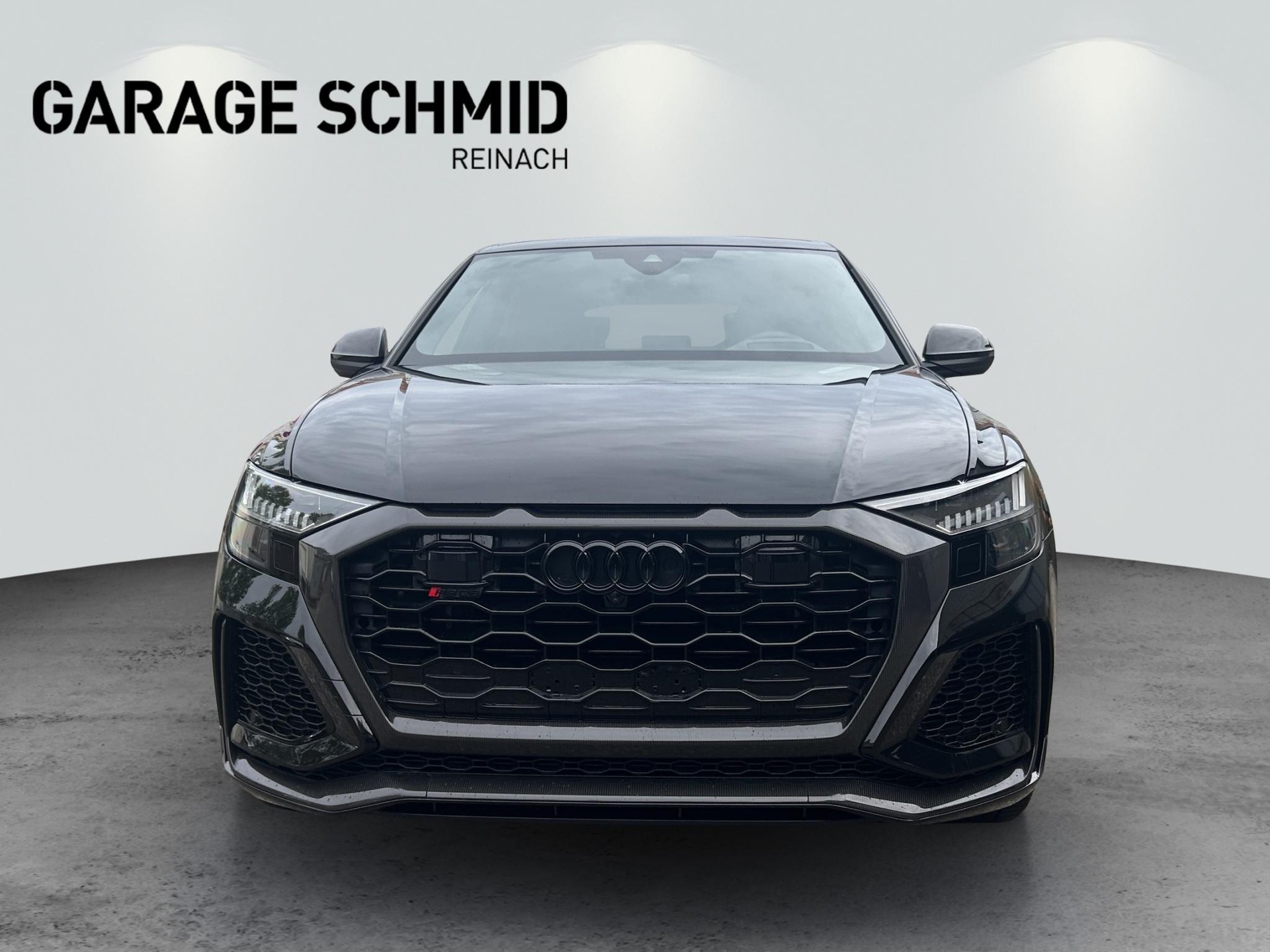 AUDI RS Q8 4.0 V8 TFSI quattro T-Tronic-showroom-element-1