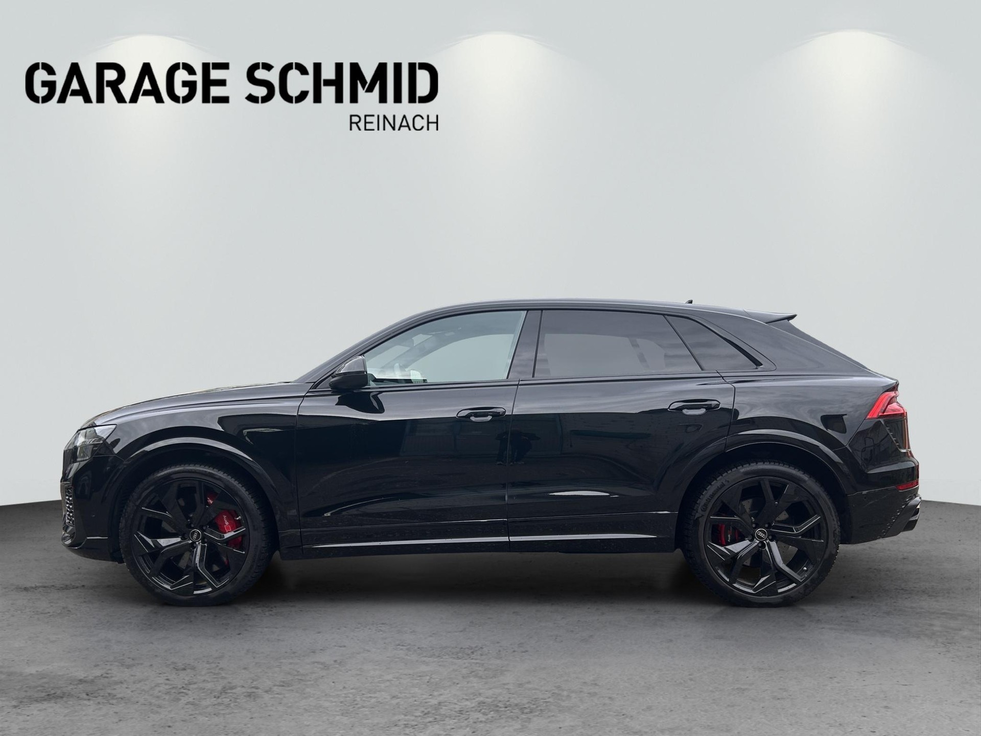 AUDI RS Q8 4.0 V8 TFSI quattro T-Tronic-showroom-element-3