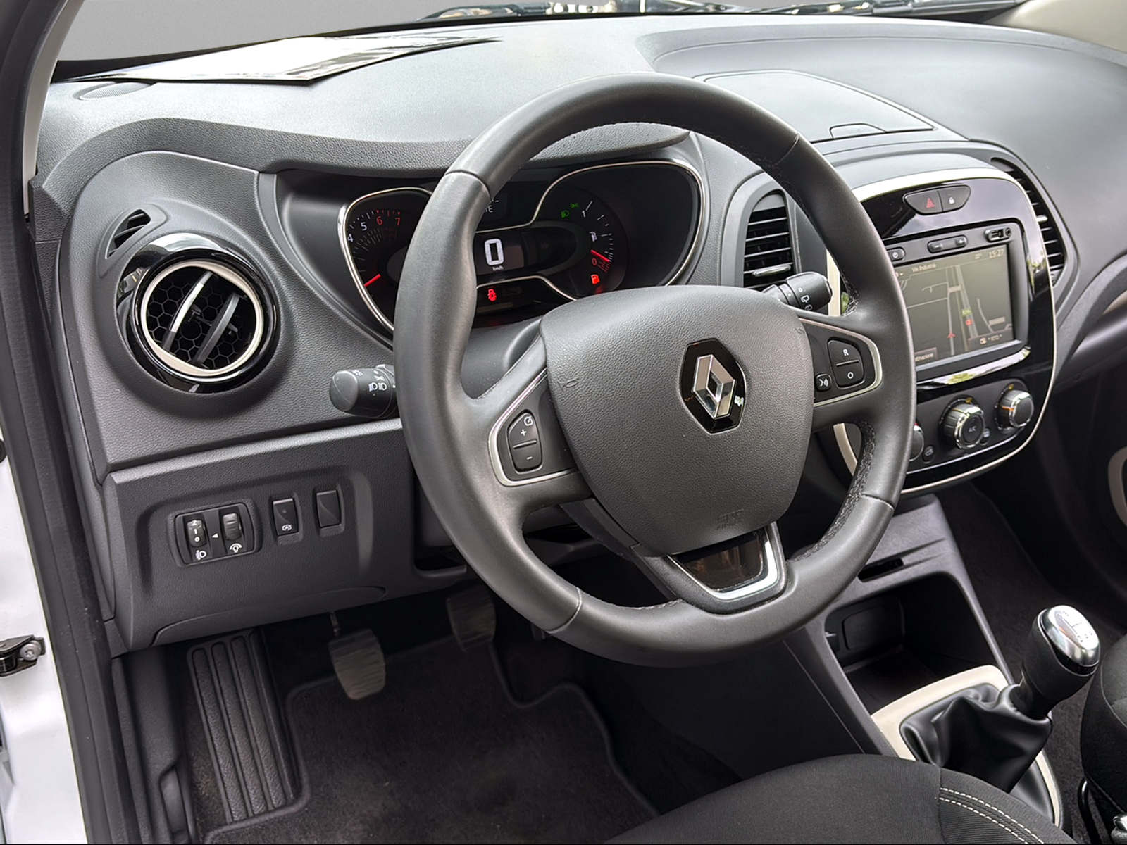 RENAULT Captur 0.9 12V Zen-image-13