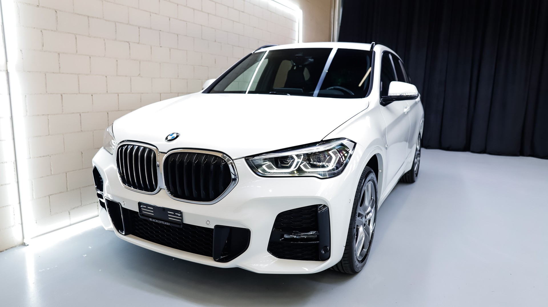 BMW X1 sDrive 18d M Sport Steptronic-showroom-element-2