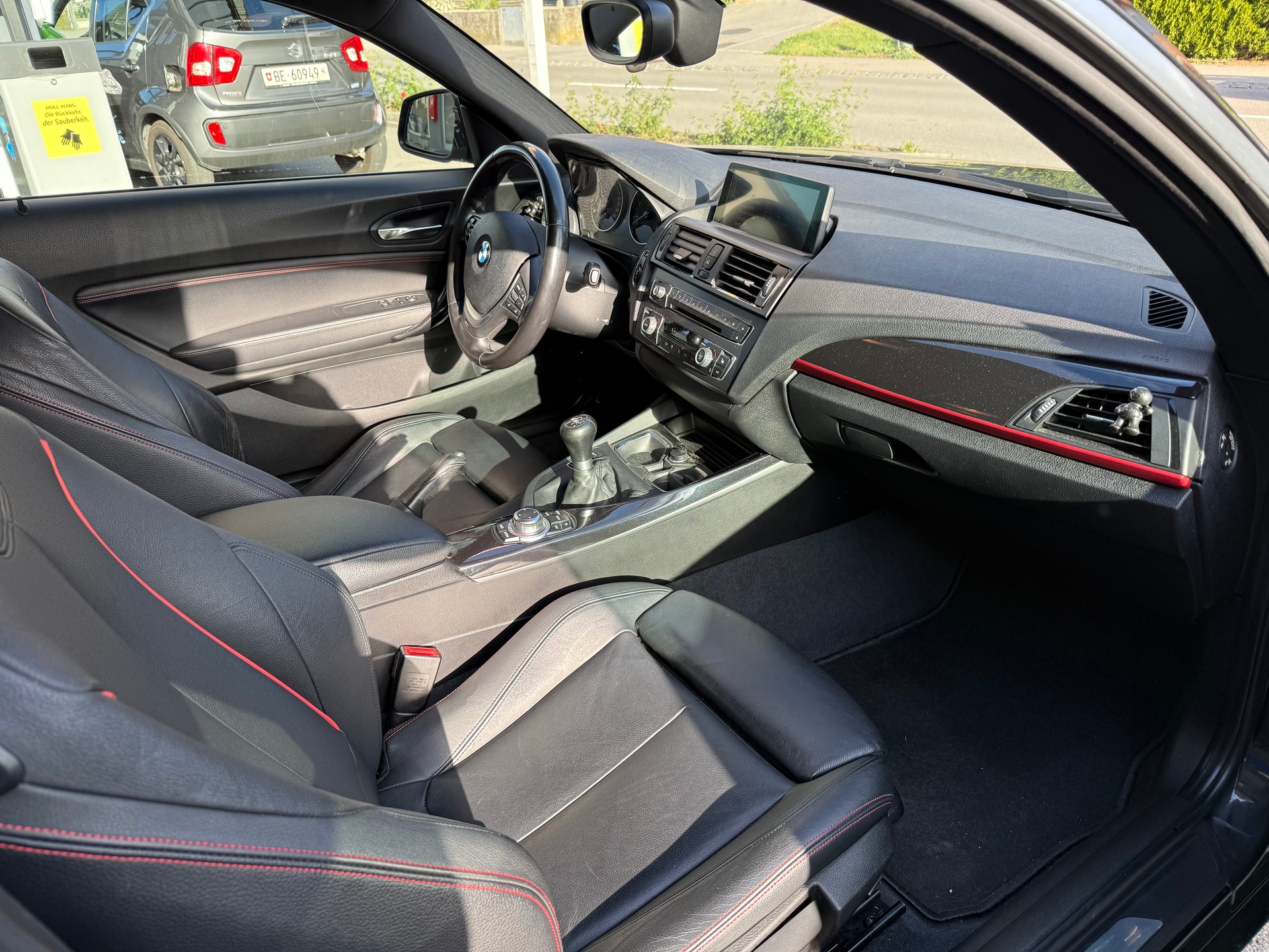 BMW 120d xDrive Sport Line-image-9