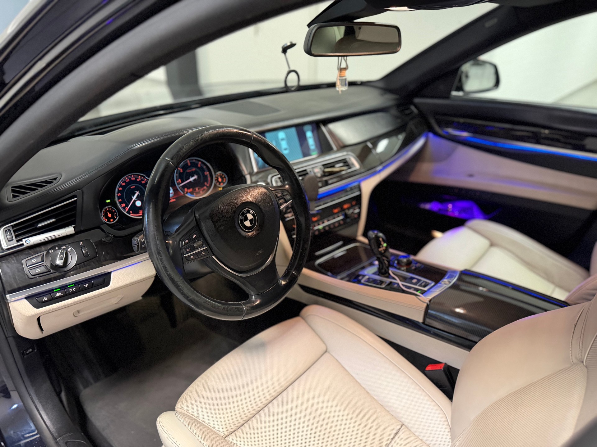 BMW 750Ld xDrive-image-18