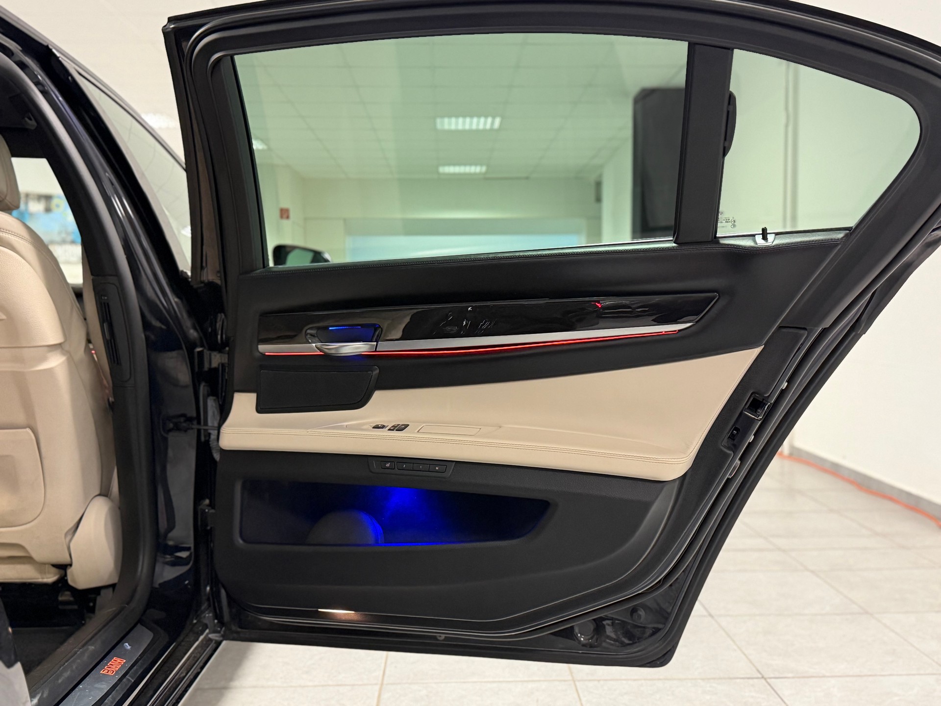 BMW 750Ld xDrive-image-16