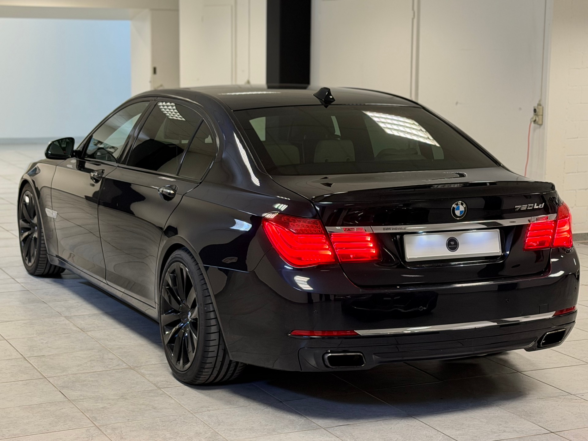 BMW 750Ld xDrive-image-10