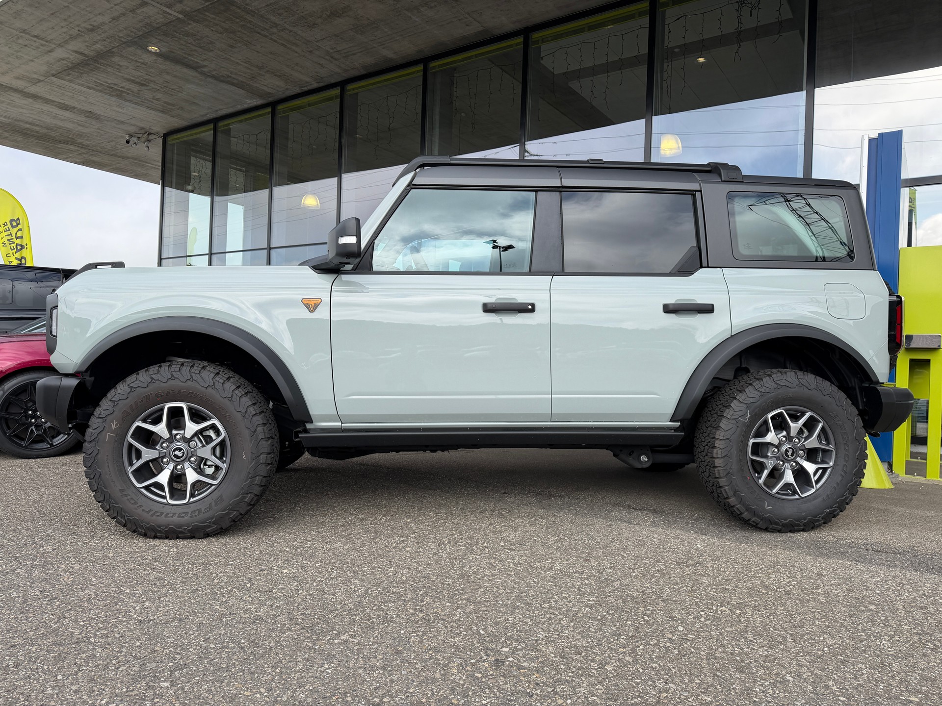 FORD Bronco 2.7 EcoB Badlands e-4WD-showroom-element-3