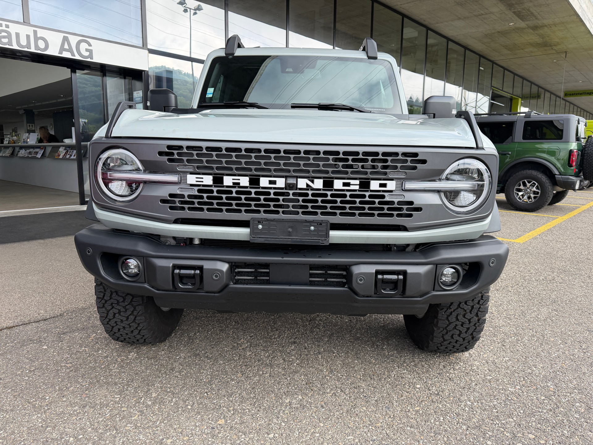 FORD Bronco 2.7 EcoB Badlands e-4WD-showroom-element-1
