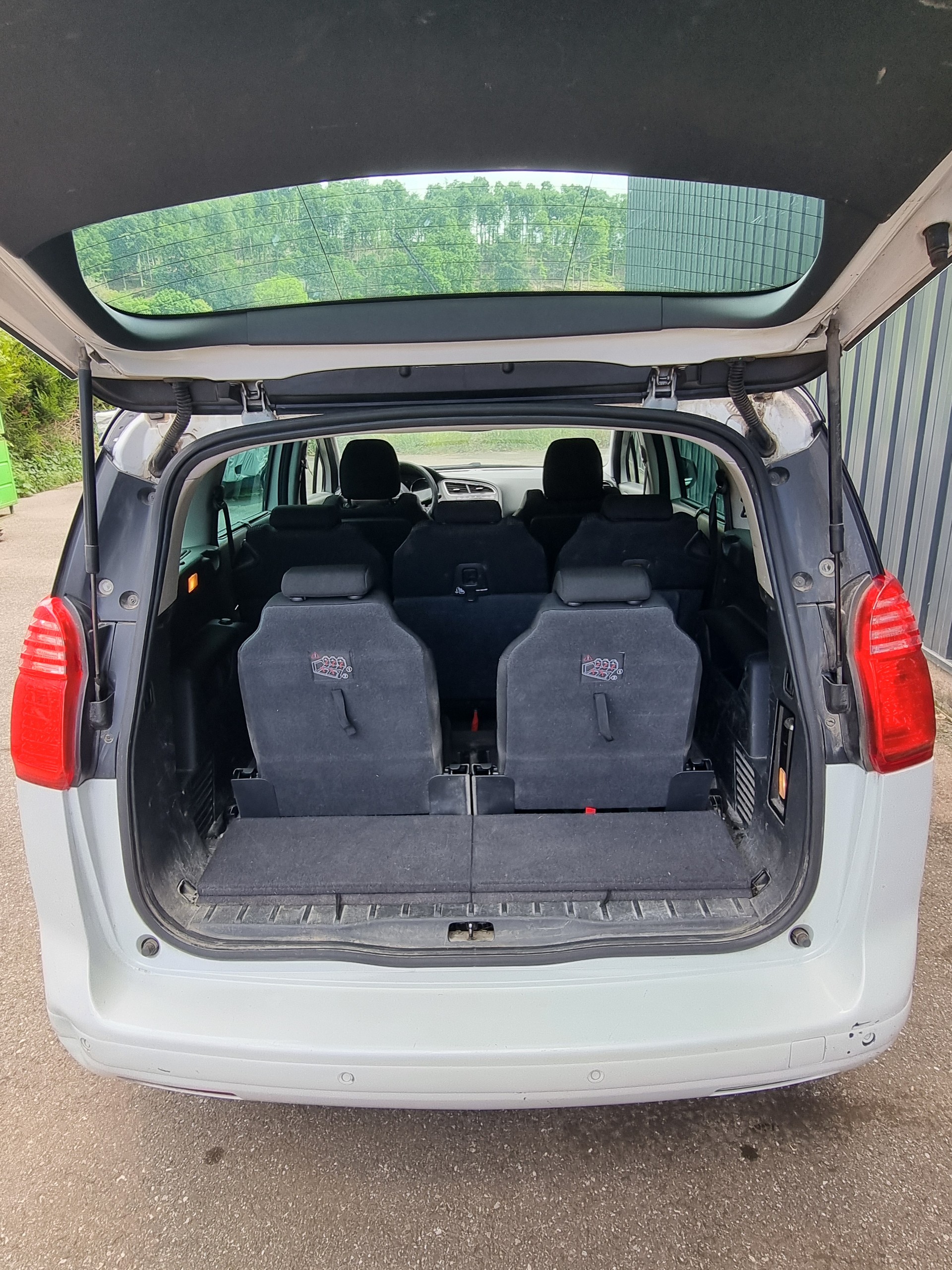 PEUGEOT 5008 2.0 HDI Family-image-7