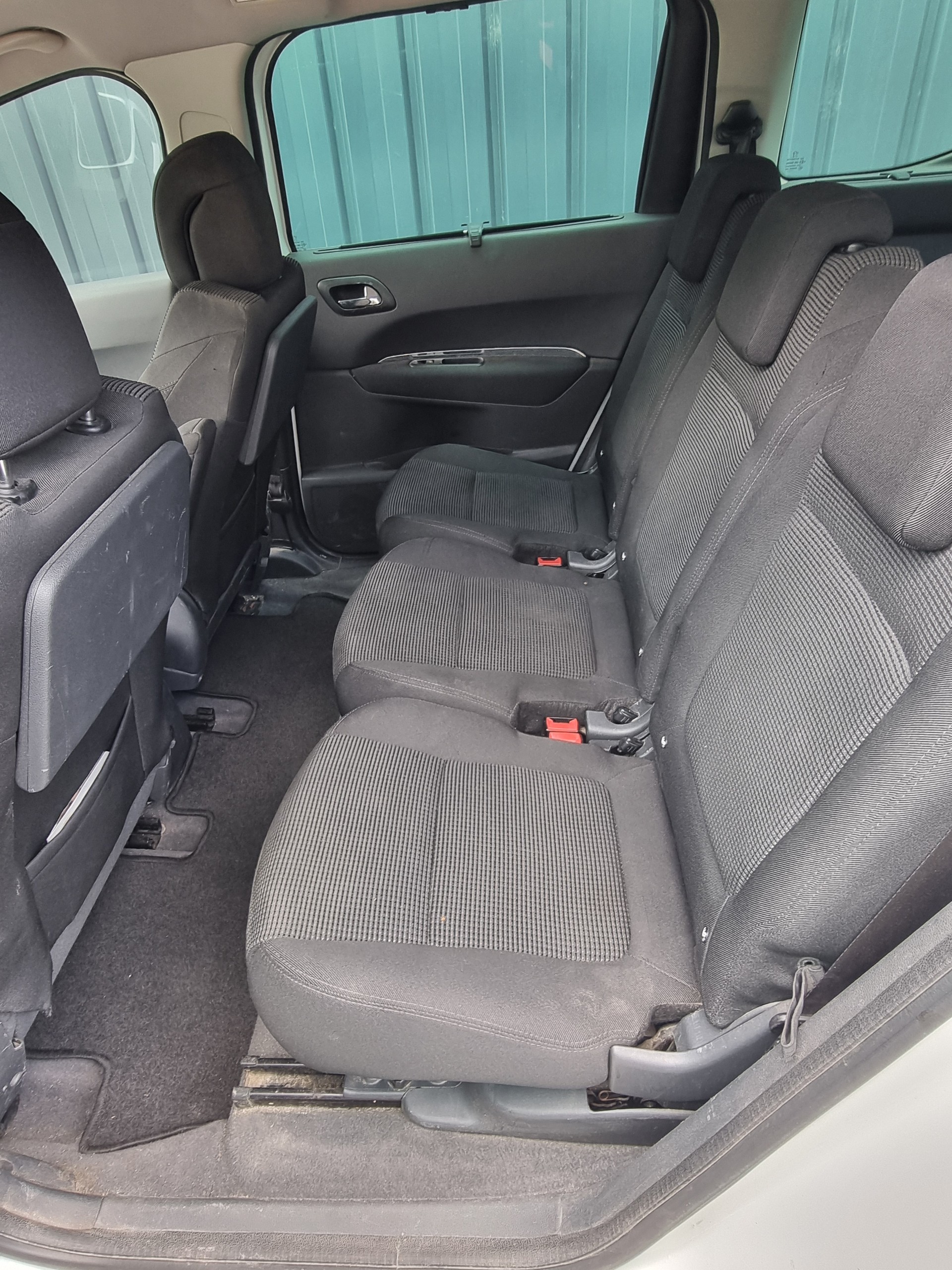 PEUGEOT 5008 2.0 HDI Family-image-13