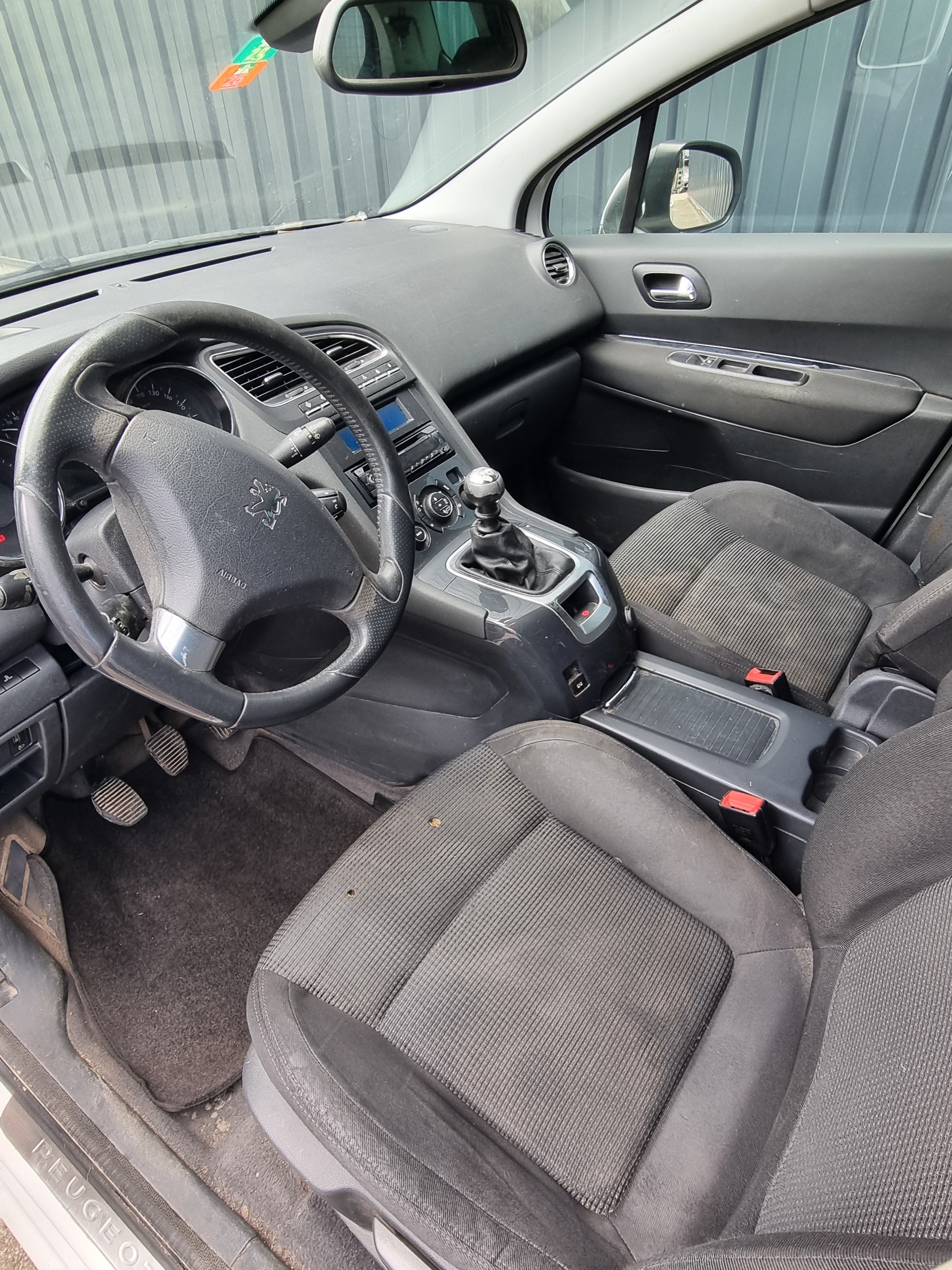 PEUGEOT 5008 2.0 HDI Family-image-12