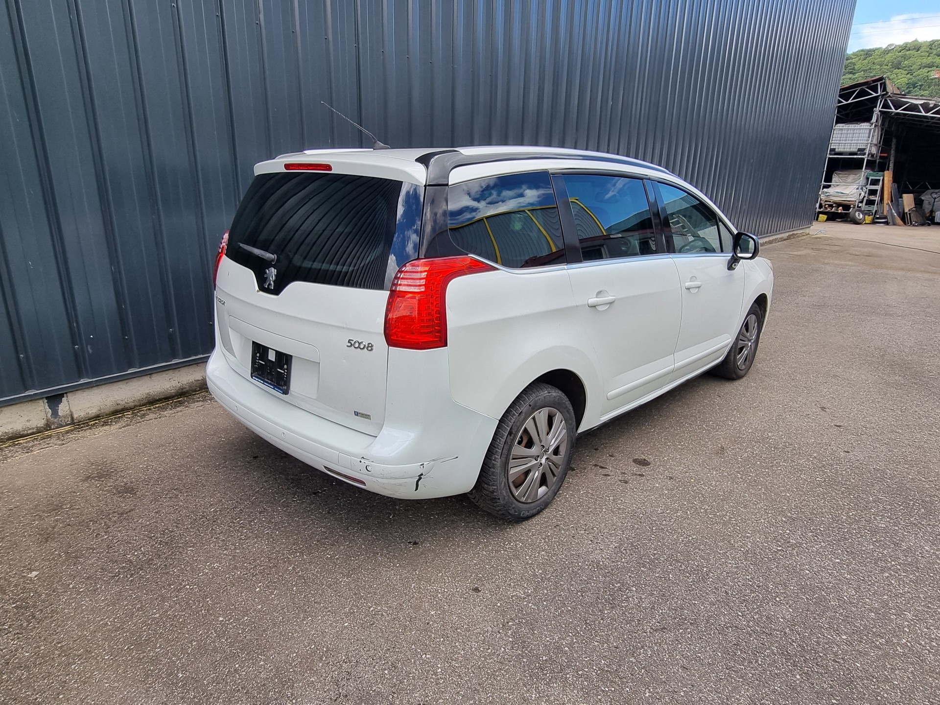 PEUGEOT 5008 2.0 HDI Family-image-3