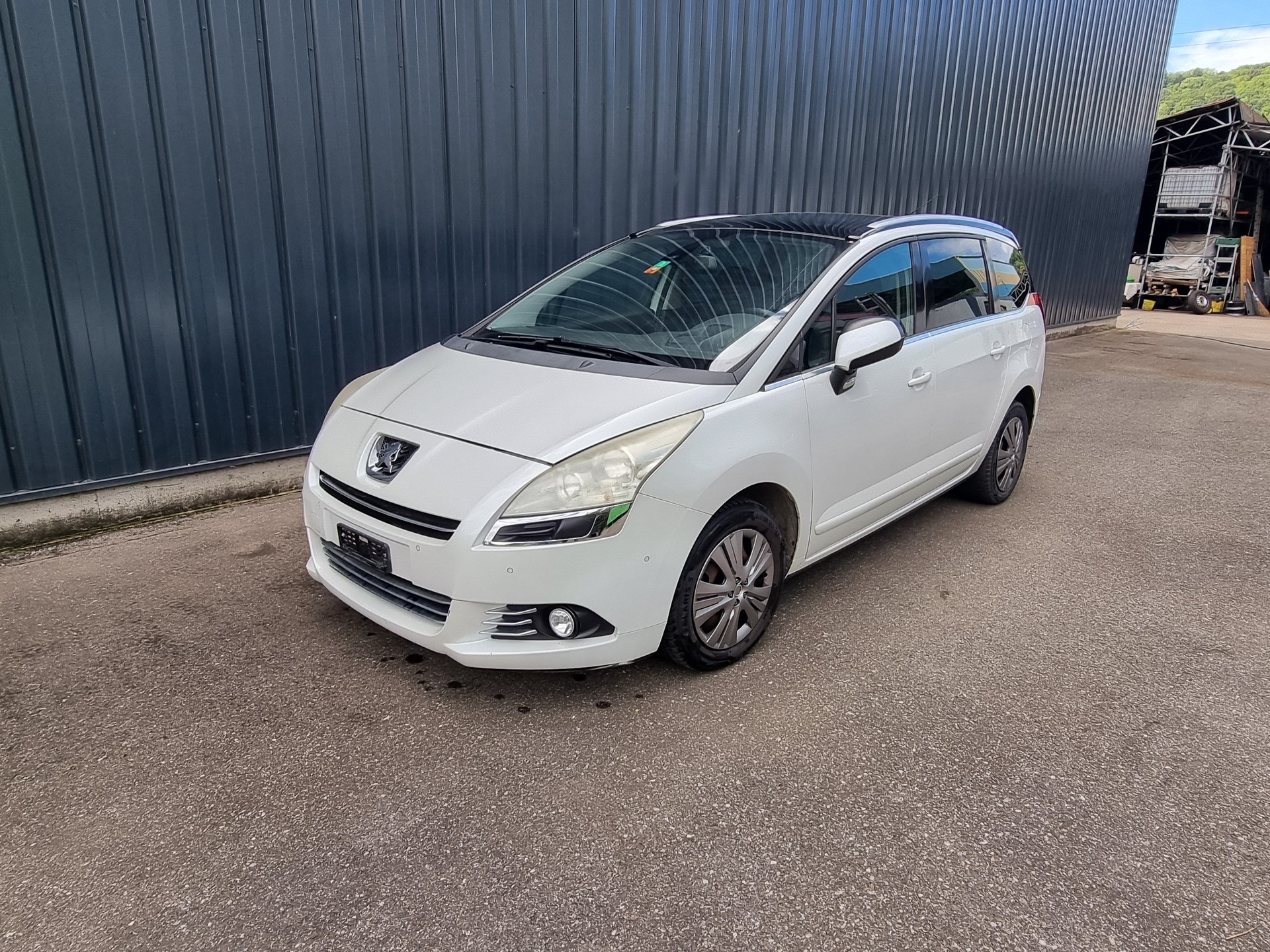 PEUGEOT 5008 2.0 HDI Family