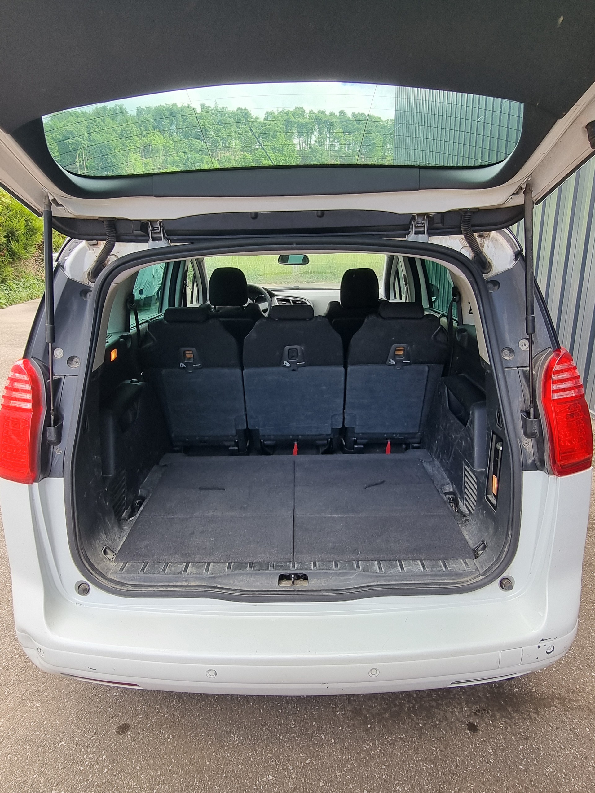 PEUGEOT 5008 2.0 HDI Family-image-6