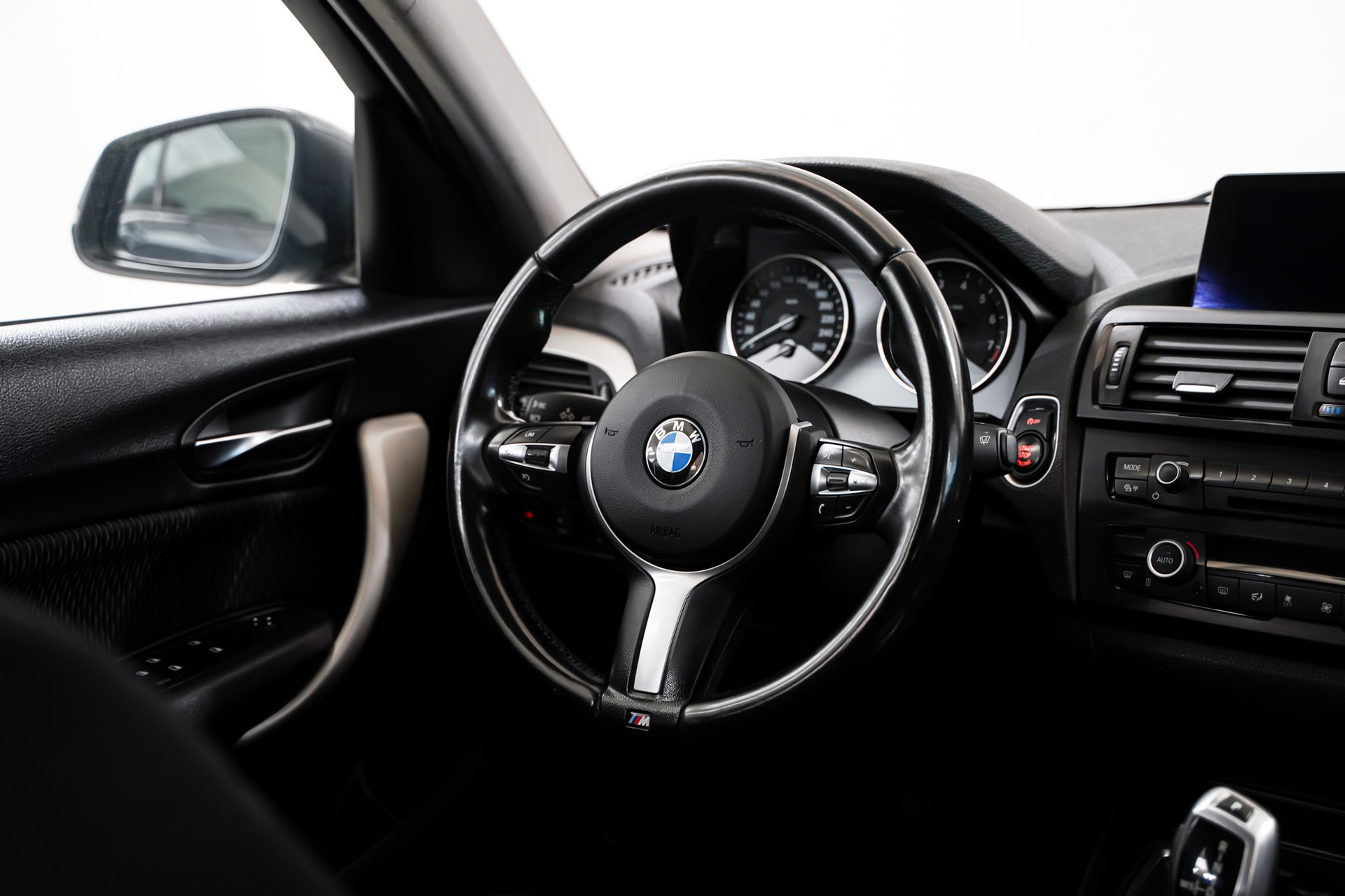 BMW 116i Urban Line Steptronic-image-17