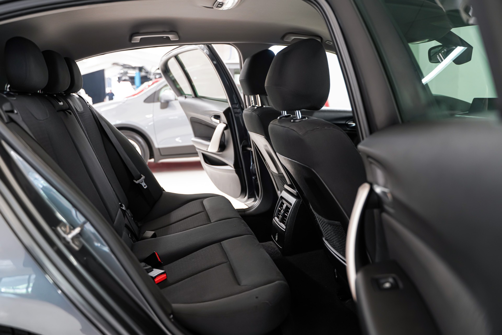 BMW 116i Urban Line Steptronic-image-13