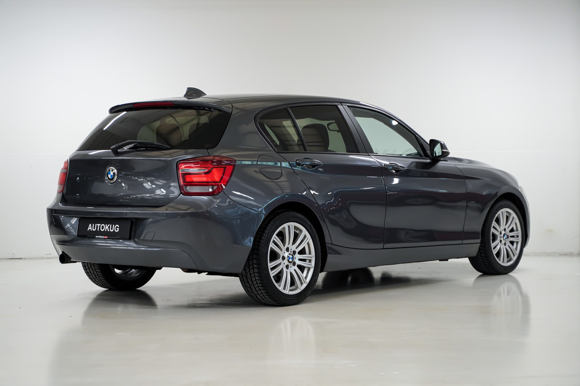 BMW 116i Urban Line Steptronic-image-6