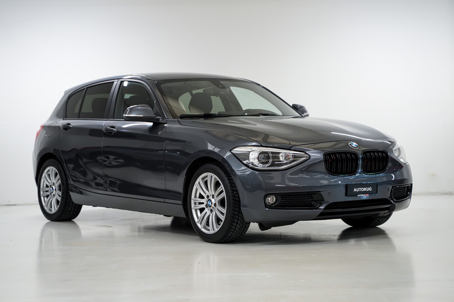 BMW 116i Urban Line Steptronic-showroom-element-2