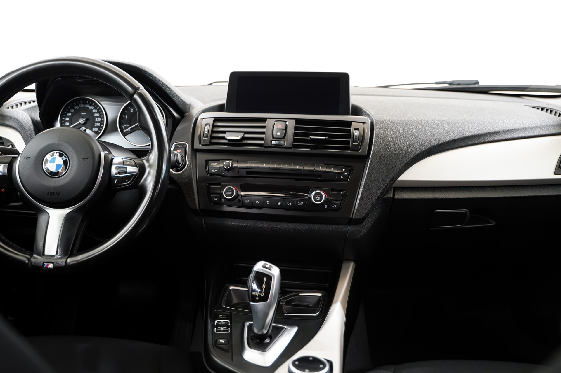 BMW 116i Urban Line Steptronic-image-18