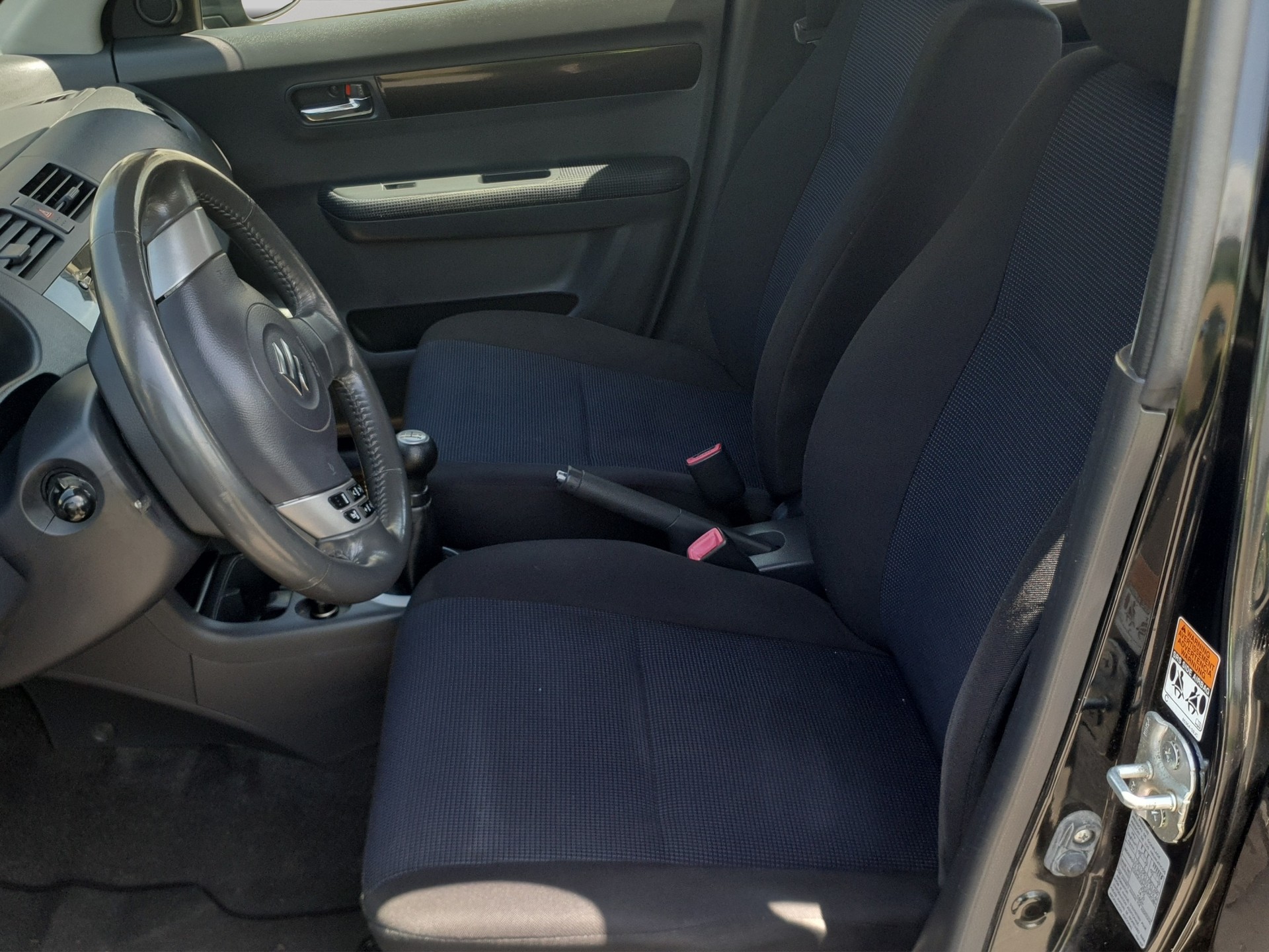 SUZUKI Swift 1.3i 16V GL Top 4x4-image-10
